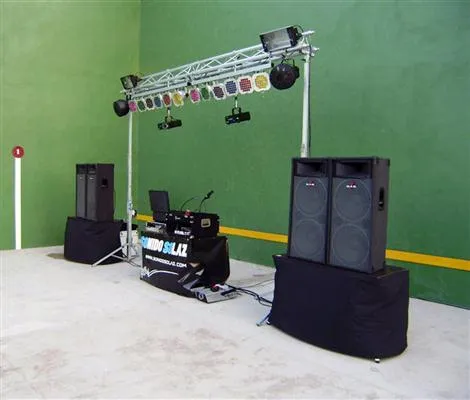 Montaje Combo   3000w De Sonido Y 8000w De Iluminacion Laser Humo Flash Y Efectos